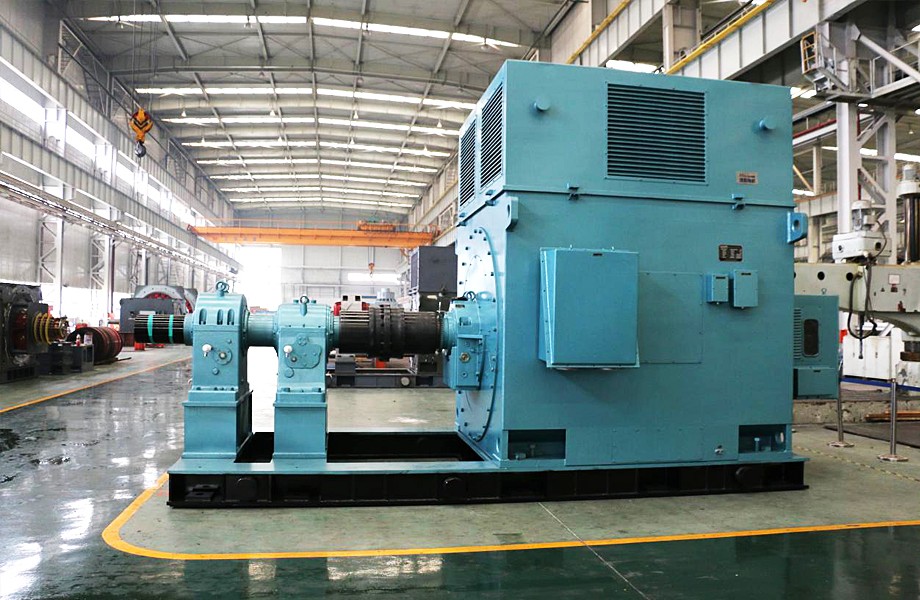 Motor voltage reduction start